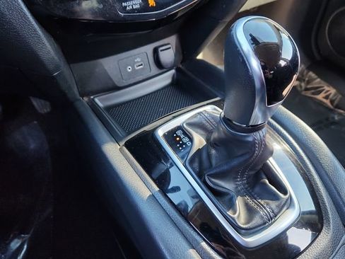 Used 2019 Nissan Rogue SV FWD image 42