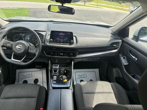 Used 2024 Nissan Rogue SV FWD image 23