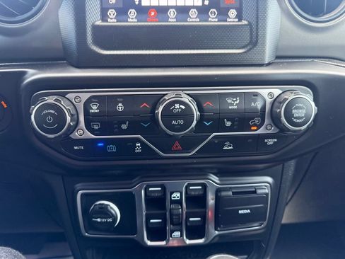 Used 2023 Jeep Wrangler Unlimited w/ Cold Weather Group AWD/4WD image 24