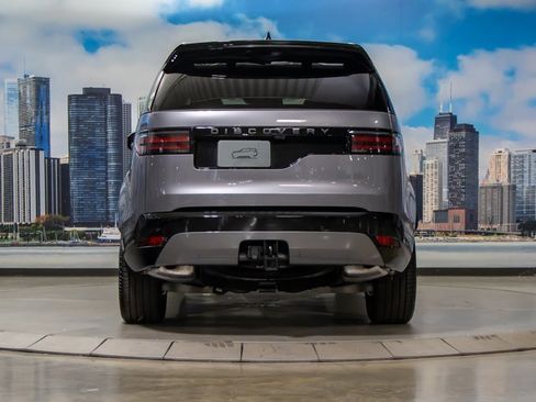 Certified 2025 Land Rover Discovery Dynamic SE image 11