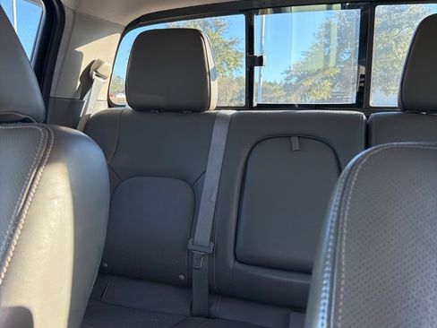 Used 2014 Nissan Frontier SL w/ SL Moonroof Package image 3