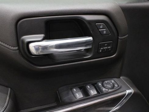 Used 2019 Chevrolet Silverado 1500 LTZ image 18