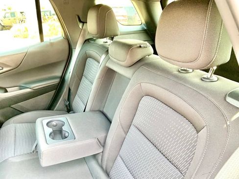 Used 2025 Chevrolet Equinox LT FWD image 13