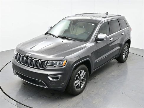 Used 2019 Jeep Grand Cherokee Limited w/ Trailer Tow Group IV image 19