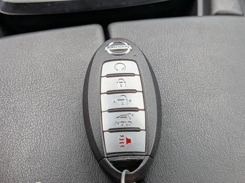 Used 2021 Nissan Rogue SV w/ Premium Package AWD/4WD image 31