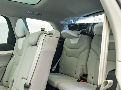 New 2025 Volvo EX90 Plus w/ Protection Package Premier image 23