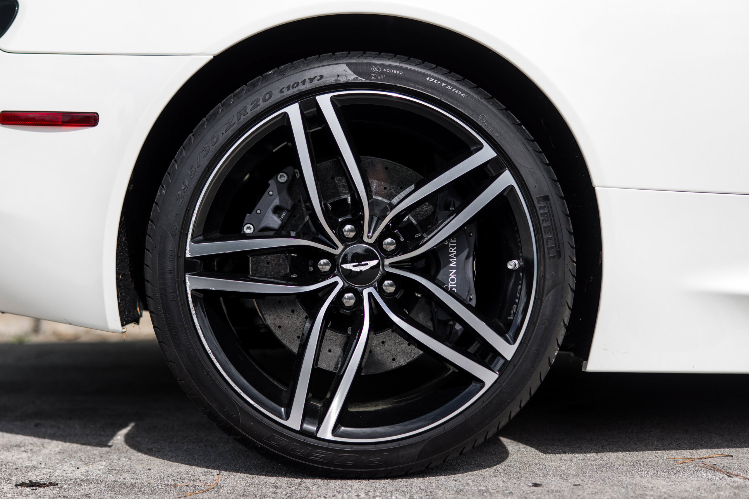Used 2016 Aston Martin DB9 GT RWD image 19