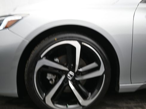 Used 2022 Honda Accord Sport image 9