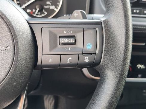 Used 2024 Nissan Rogue SV AWD/4WD image 29