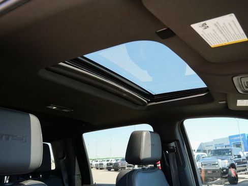 Used 2024 GMC Sierra 3500 AT4 AWD/4WD image 17
