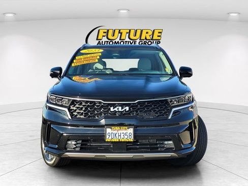 Used 2023 Kia Sorento SX Prestige w/ Panoramic Sunroof Package image 2