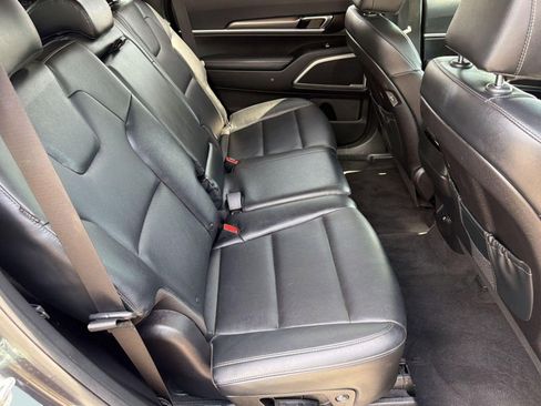 Used 2023 Kia Telluride LX FWD image 30