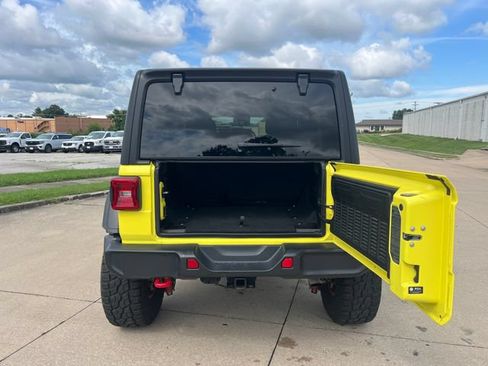 Used 2024 Jeep Wrangler Unlimited Rubicon AWD/4WD image 8
