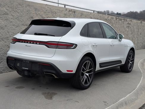 Certified 2025 Porsche Macan image 8