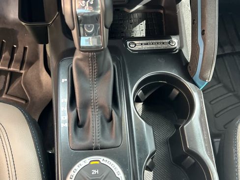 Used 2024 Ford Bronco Wildtrak image 18