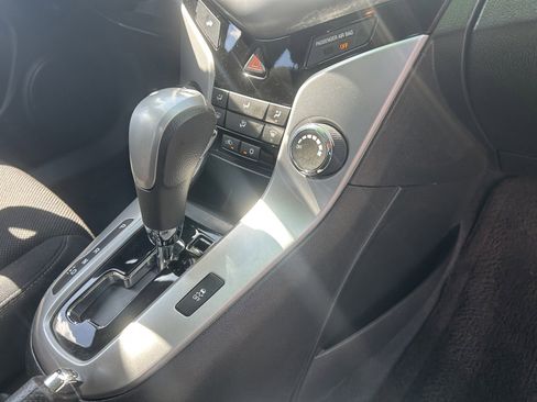 Used 2016 Chevrolet Cruze LT FWD image 20