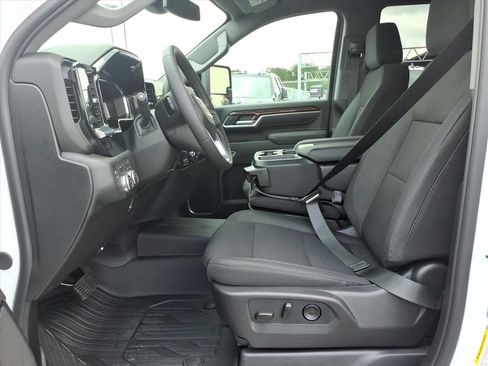 New 2026 GMC Sierra 2500 SLE w/ SLE Value Package; AWD/4WD image 12