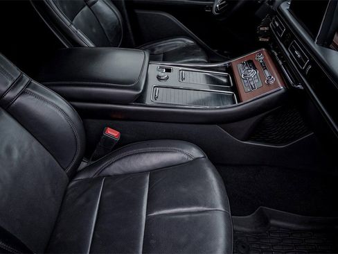 Used 2021 Lincoln Aviator Grand Touring w/ Elements Package Plus image 31