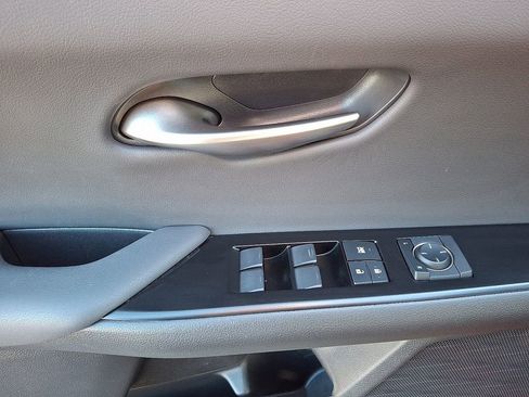 Used 2023 Lexus UX 250h F Sport image 13