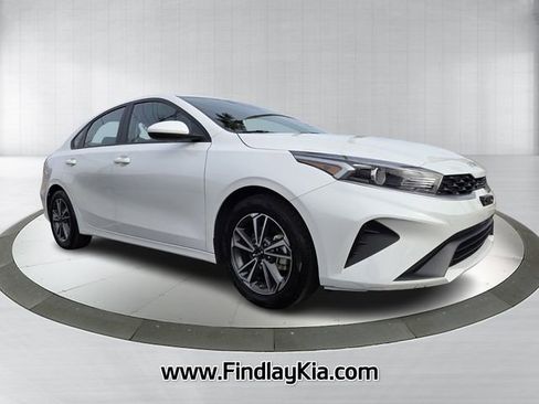 Certified 2023 Kia Forte LXS image 3