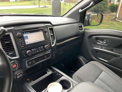 Used 2018 Nissan Titan SV w/ SV Convenience Package image 89