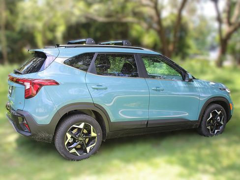 New 2026 Kia Seltos EX FWD image 6