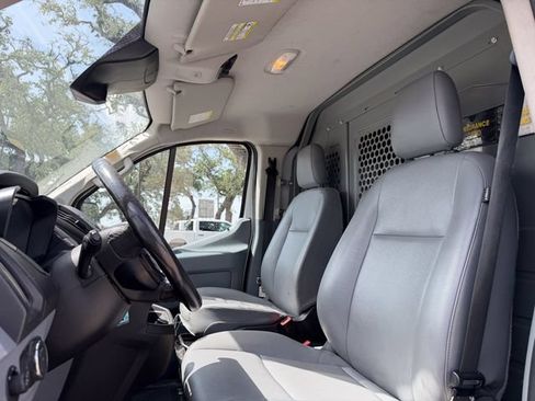 Used 2019 Ford Transit 250 130 Low Roof RWD image 5