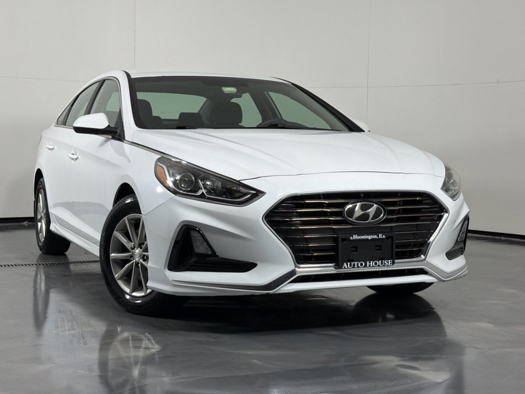 Used 2019 Hyundai Sonata SE w/ Cargo Package FWD image 2