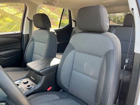 Used 2020 Chevrolet Traverse LS image 9