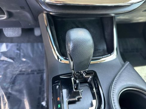 Used 2016 Toyota Avalon XLE FWD image 40