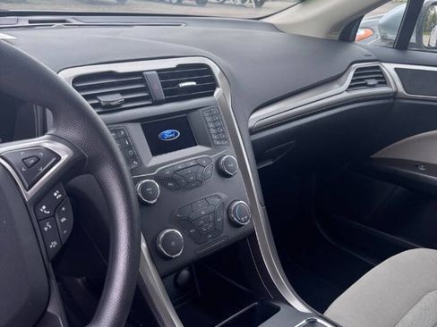 Used 2020 Ford Fusion S FWD image 3