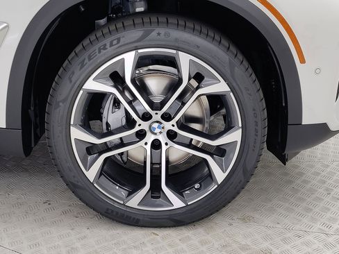 New 2026 BMW X5 sDrive40i w/ Premium Package image 4