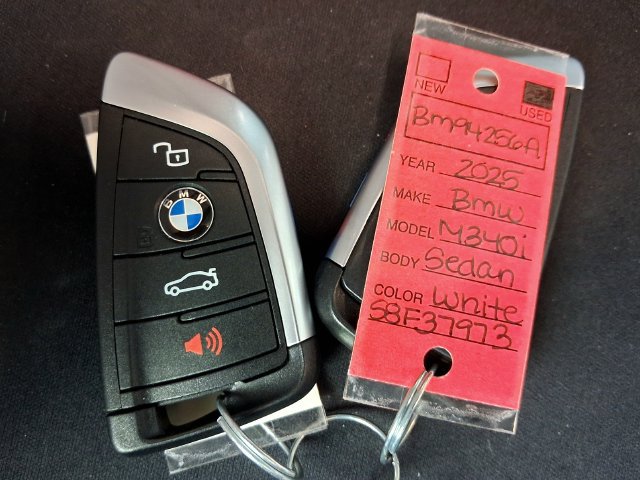 Used 2025 BMW M340i w/ Premium Package RWD image 31