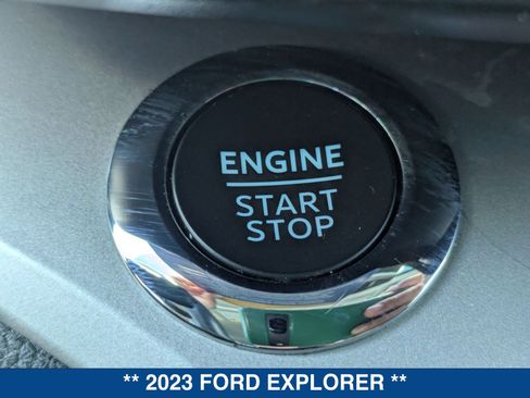 Certified 2023 Ford Explorer XLT RWD image 36