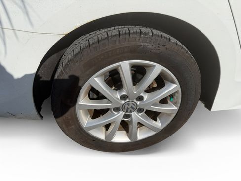 Used 2014 Volkswagen Jetta SE FWD image 16