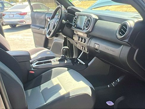 Used 2022 Toyota Tacoma 2WD Double Cab image 13