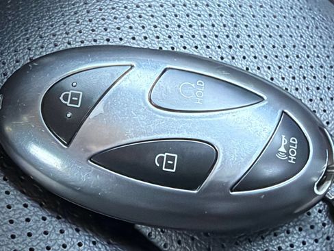 Used 2025 Hyundai Elantra Limited FWD image 21