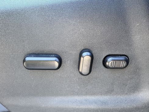 Used 2023 Ford Transit 350 XLT image 4