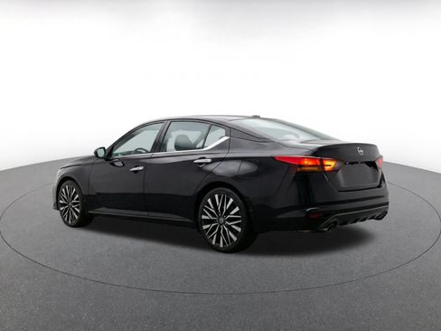 Used 2025 Nissan Altima 2.5 SV FWD image 5