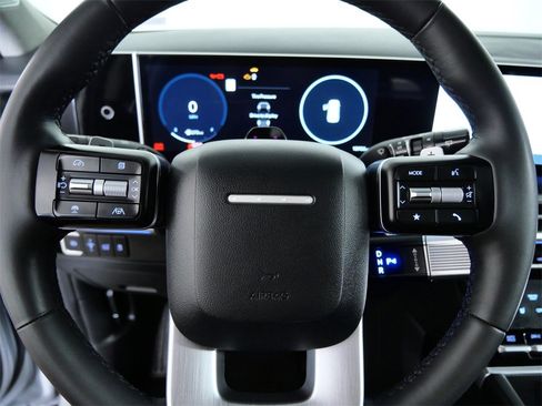 Used 2025 Hyundai Santa Fe Limited image 23