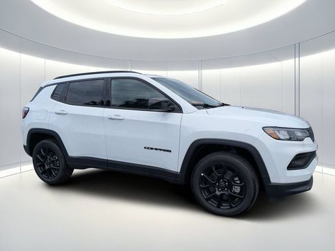 New 2026 Jeep Compass Latitude AWD/4WD image 1