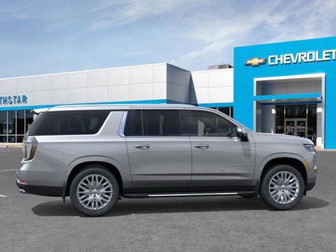 New 2025 Chevrolet Suburban Premier image 5
