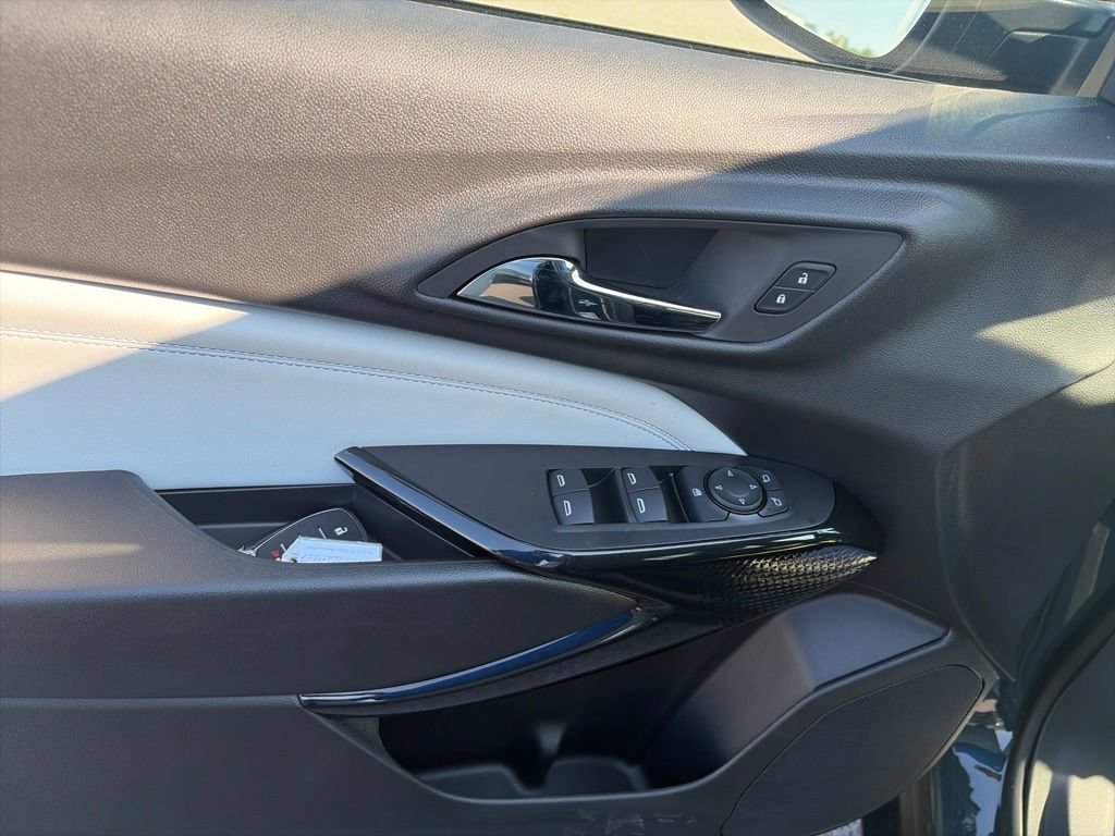 New 2026 Chevrolet Trax LT w/ Sunroof Package FWD image 17
