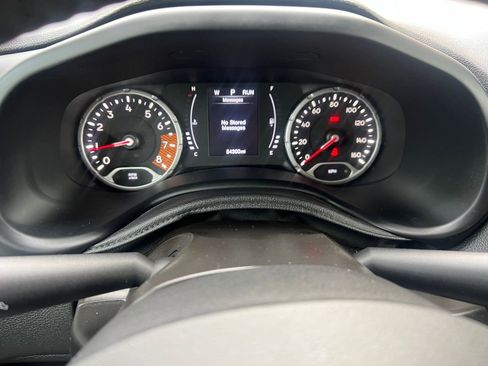 Used 2020 Jeep Renegade Latitude w/ Cold Weather Group image 18