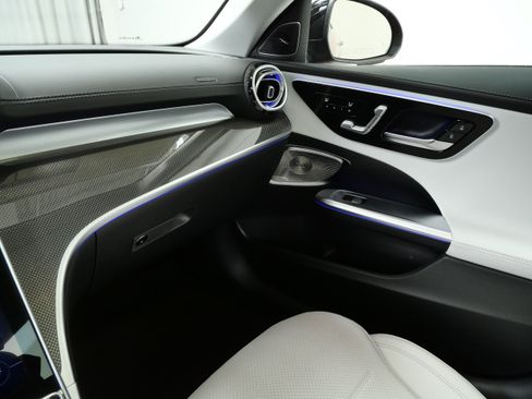 New 2026 Mercedes-Benz C 300 4MATIC Sedan image 11