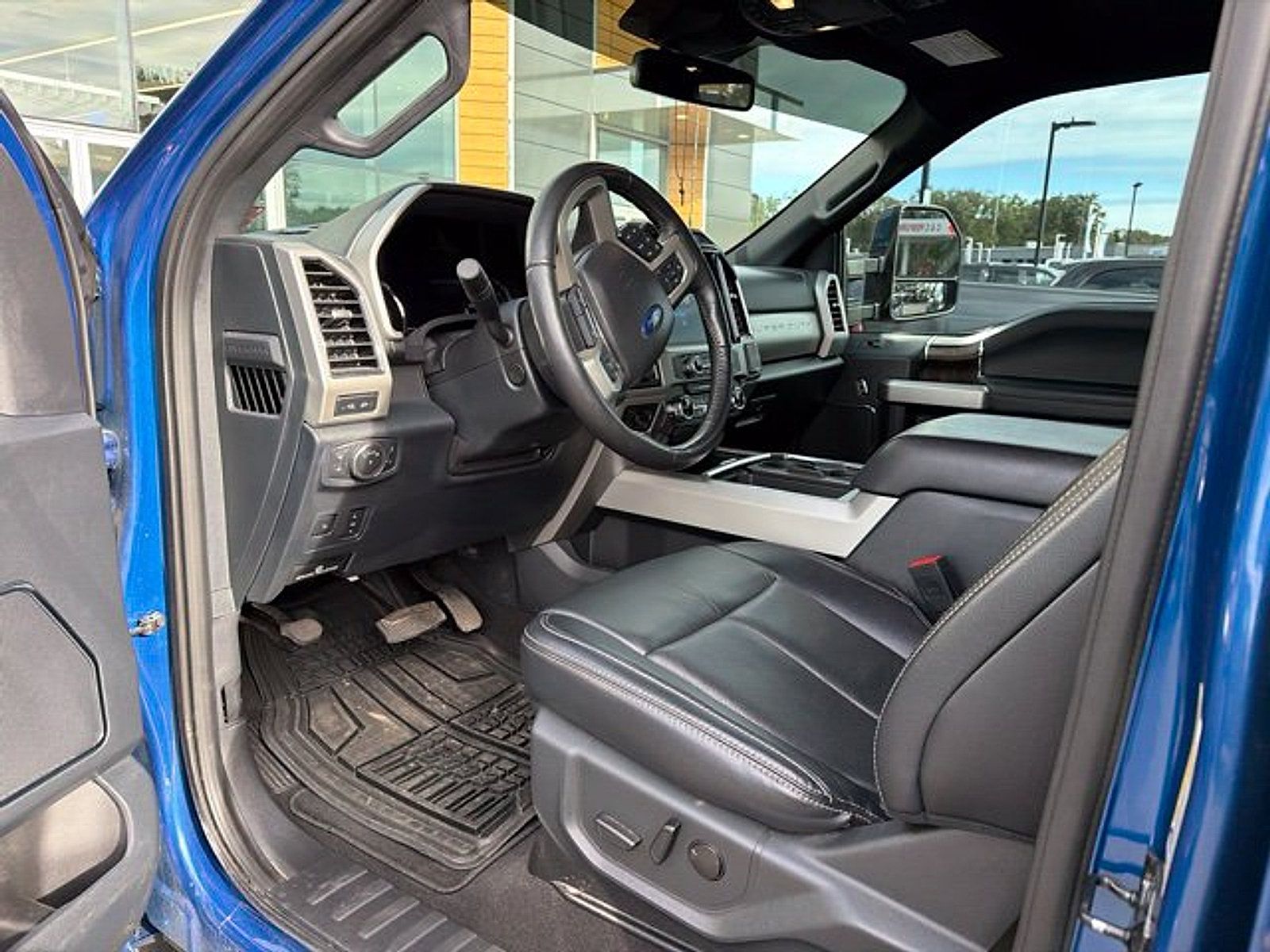 Used 2022 Ford F350 Lariat w/ Tremor Off-Road Package AWD/4WD image 5