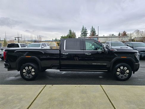 Used 2024 GMC Sierra 3500 Denali w/ Denali Reserve Package image 6