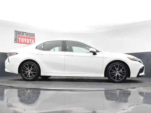 Used 2024 Toyota Camry SE image 27