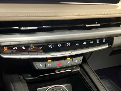 Used 2024 Cadillac XT4 Premium Luxury w/ Cold Weather Package image 16