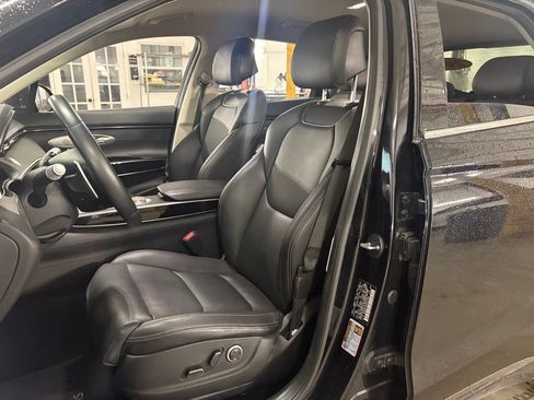 Used 2025 Genesis GV70 2.5T AWD/4WD image 9